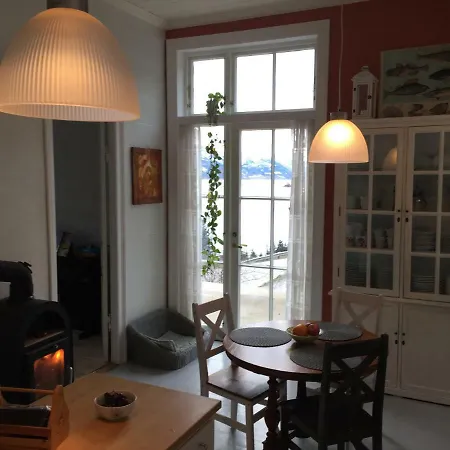 Skolehuset 1894 Semesterbostad Sogndal